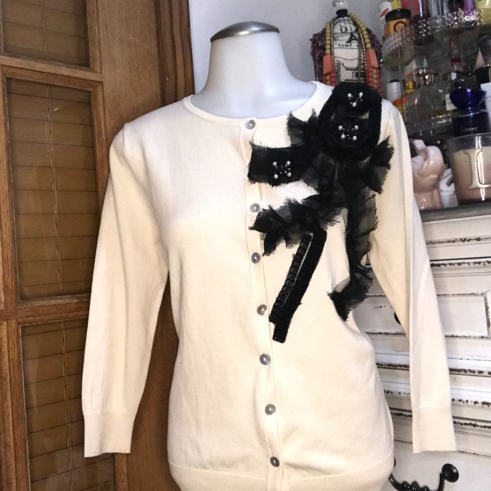 Almost Brand New detailed cardigan By August Silk size M